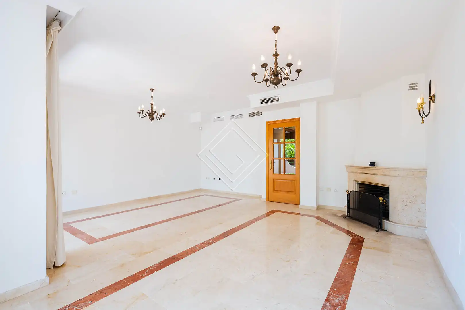 Chalet con piscina en venta en Milla de Oro, imagen 9