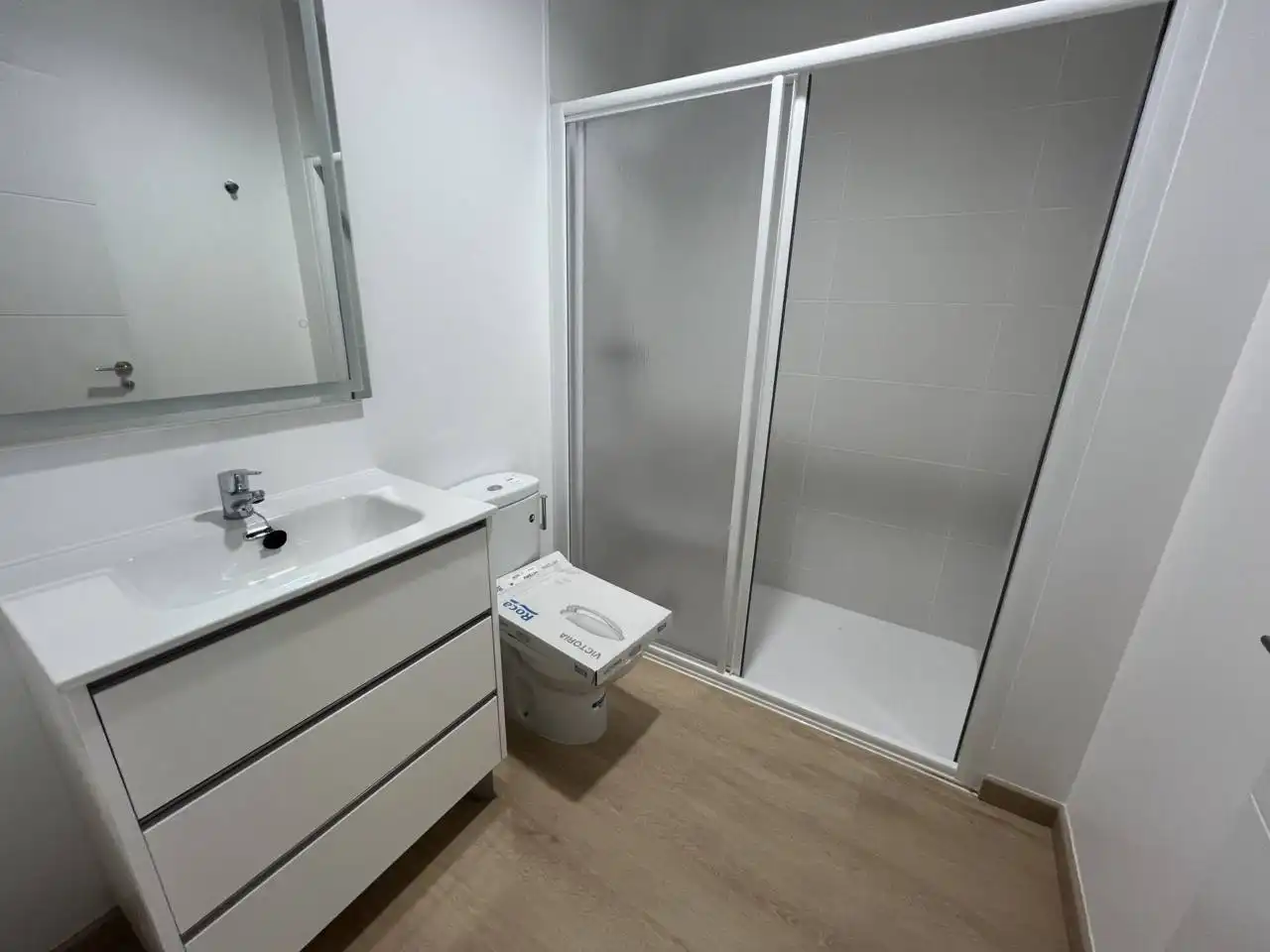 Badezimmer von Wohnung zur Miete in Alcañiz mit Klimaanlage, Heizung und Parkett