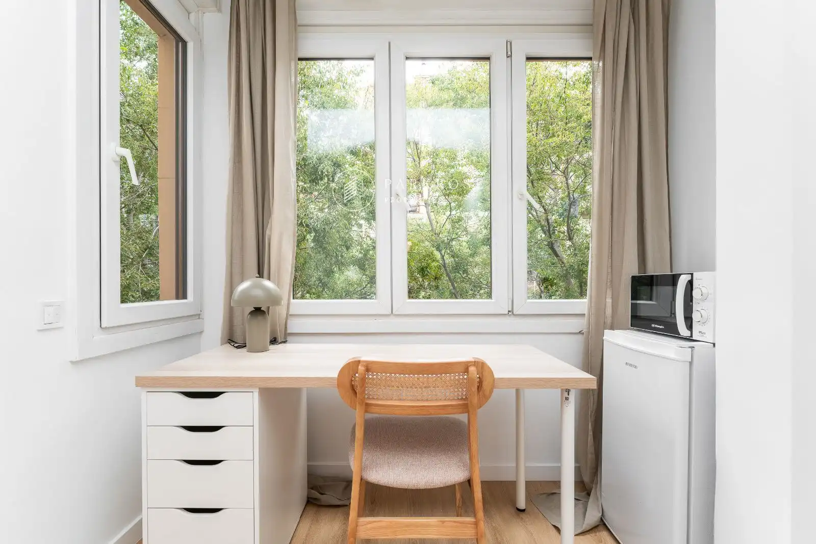 Balcony of Flat for share in Barcelona  with Air Conditioner, Parquet flooring and Furnished