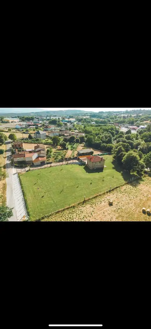 Casa o xalet en venda en A Merca   amb Jardí privat, Terrassa i Moblat
