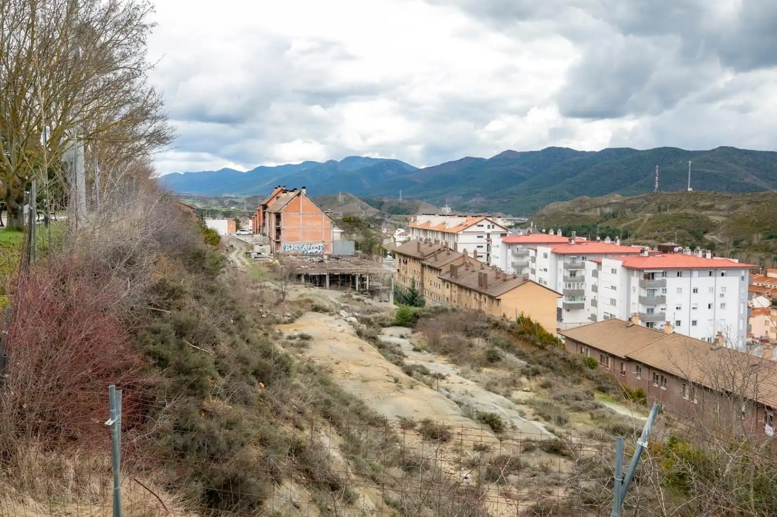 Edificio en venta en Sabiñánigo