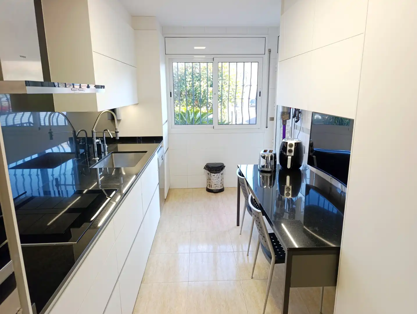 Cocina de Casa o chalet en venta en Pineda de Mar con Aire acondicionado, Calefacción y Jardín privado