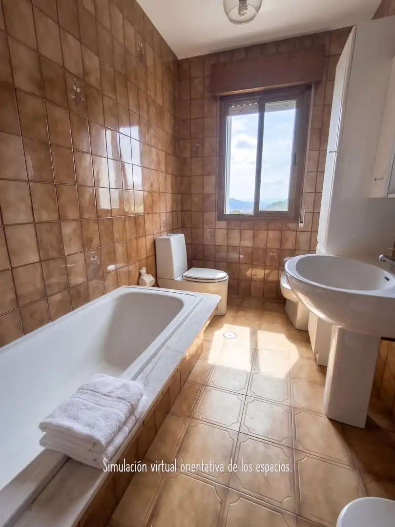 Baño de Casa o chalet en venta en Ourense Capital  con Calefacción, Jardín privado y Terraza