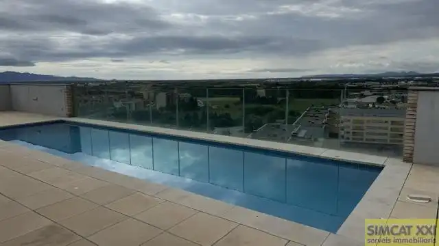 Piscina de Estudio en venta en Figueres con Terraza