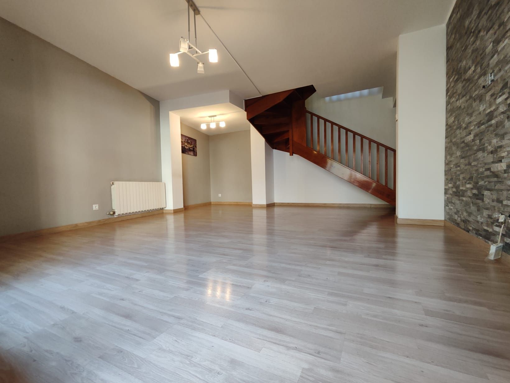 Sala de estar de Dúplex en venta en Montmeló con Aire acondicionado, Calefacción y Parquet