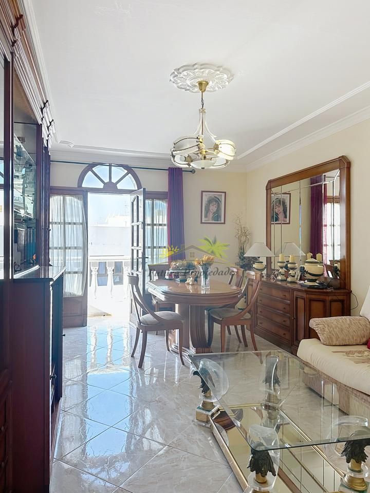 Menjador de Pis en venda en Arrecife amb Terrassa i Moblat