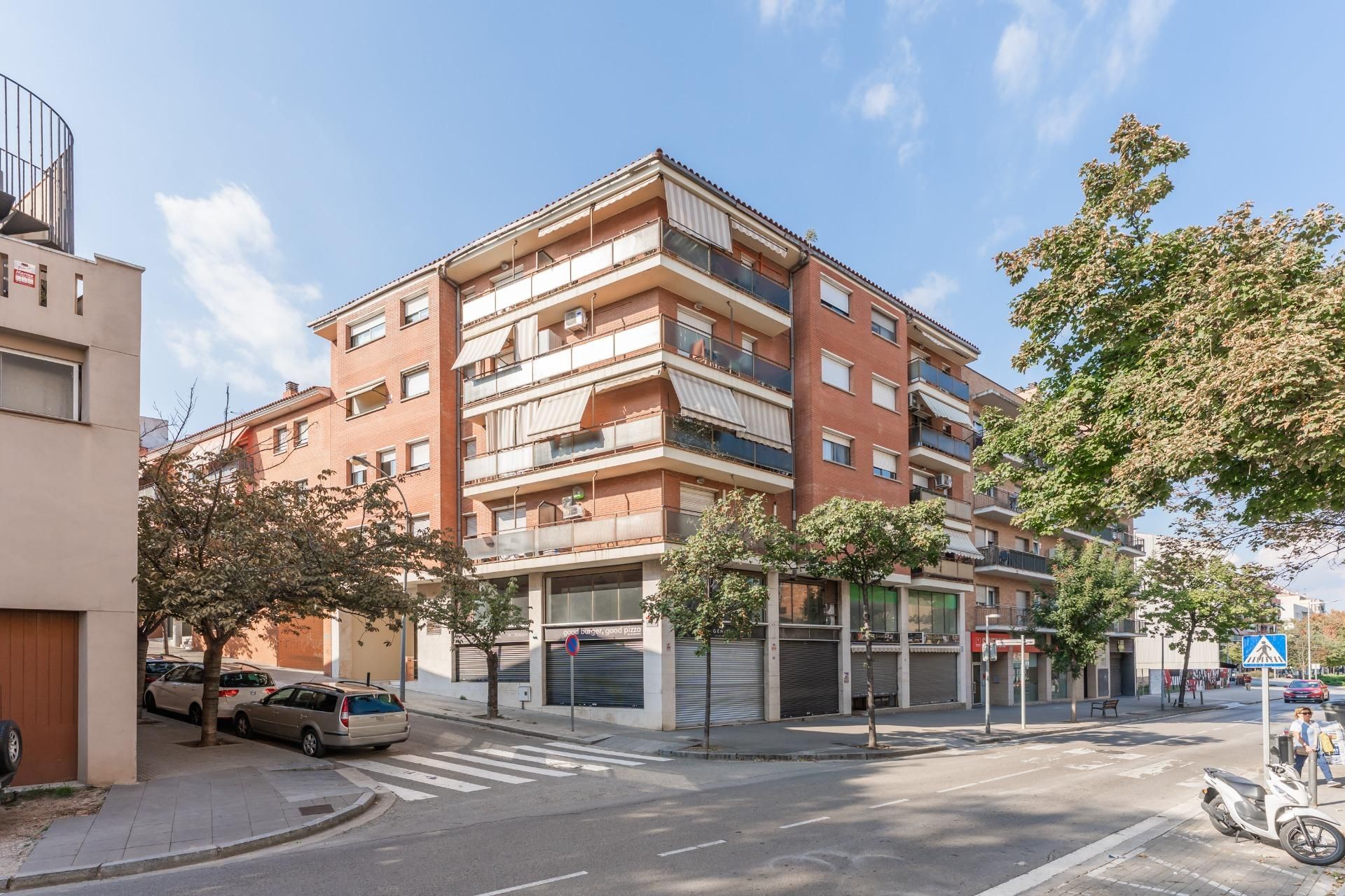 Exterior view of Flat for sale in Mollet del Vallès  with Air Conditioner and Balcony