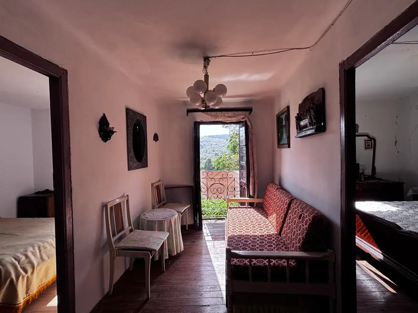 Sala de estar de Finca rústica en venta en Valle de Oca con Calefacción y Jardín privado