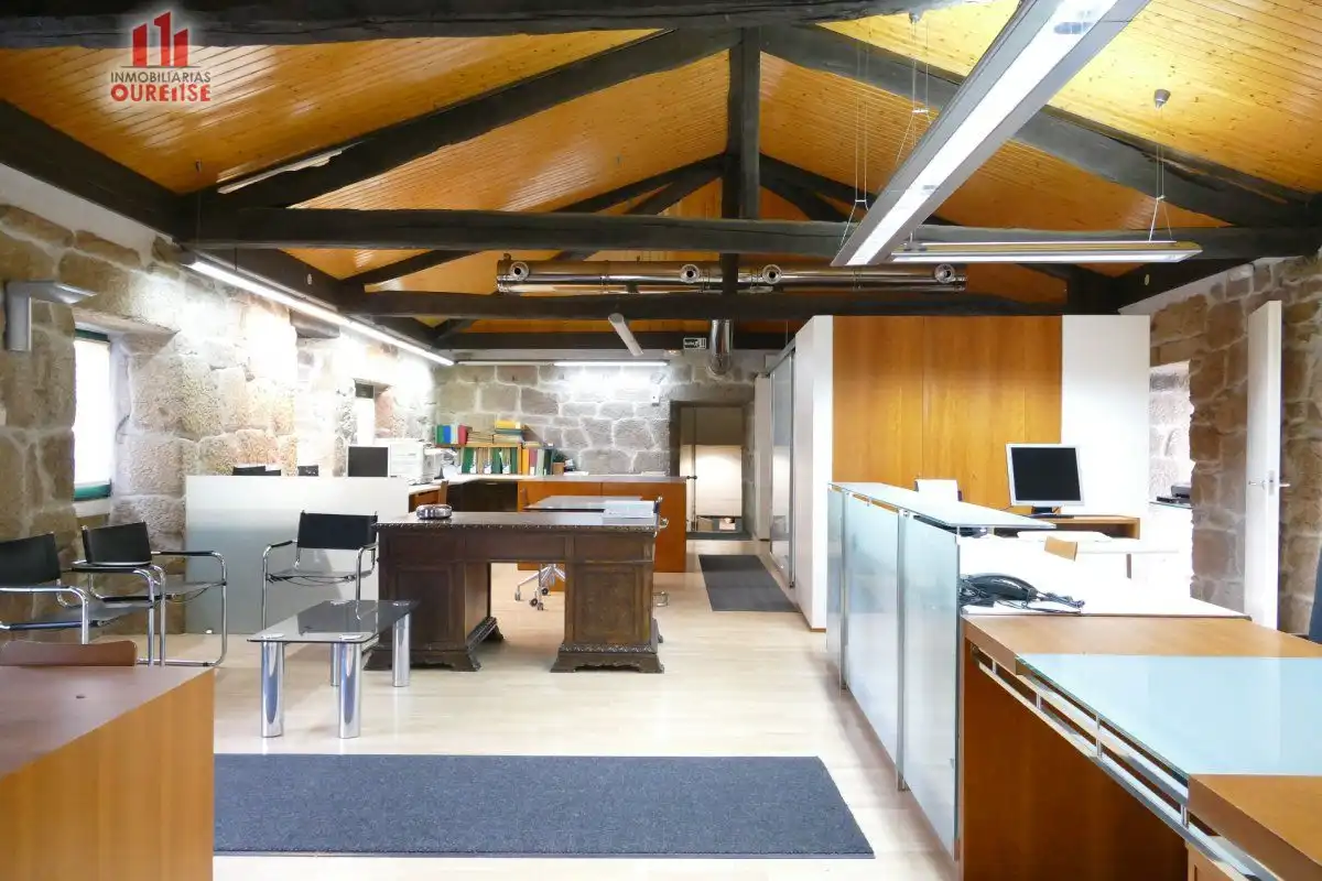 Oficina de lloguer en Ourense Capital  amb Aire condicionat i Moblat