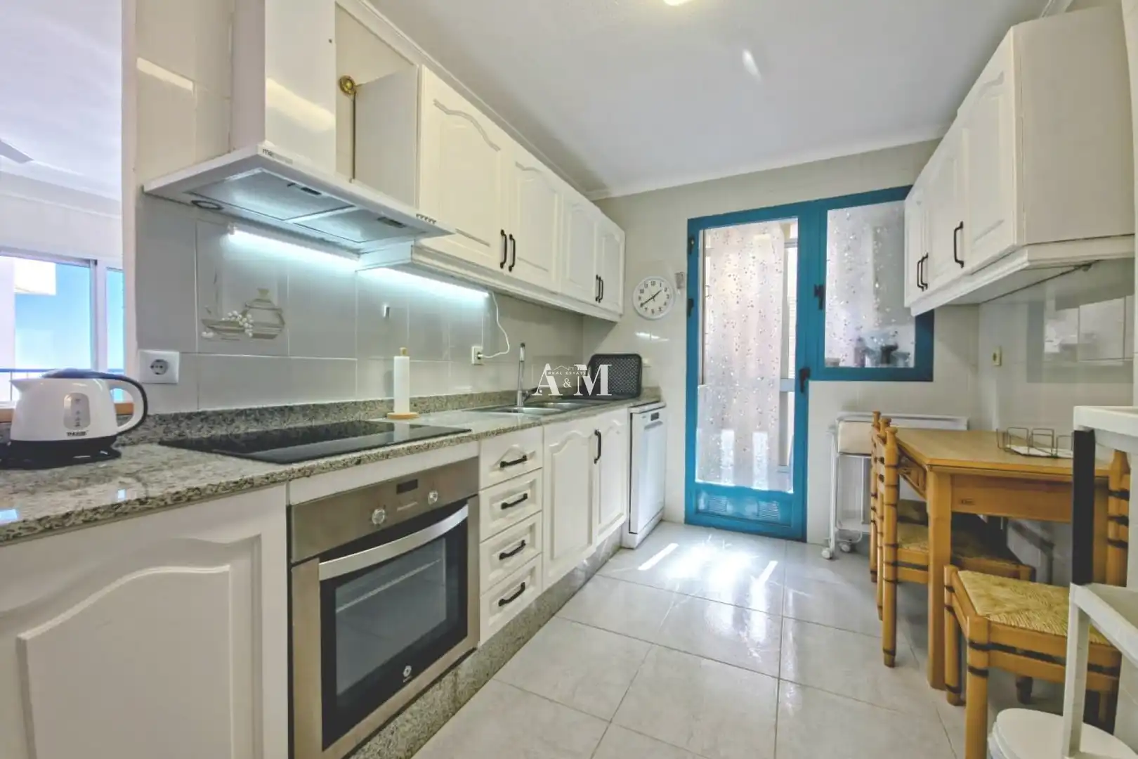 Kitchen of Flat for rent in Torrevieja  with Terrace, Furnished and Oven