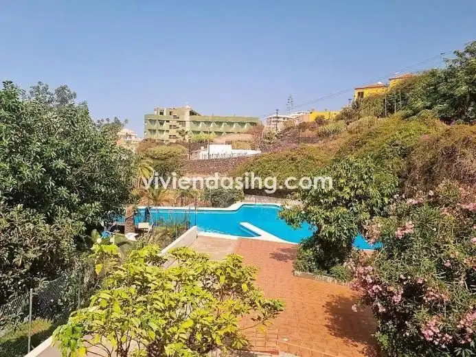 Vista exterior de Piso en venta en Puerto de la Cruz con Piscina comunitaria