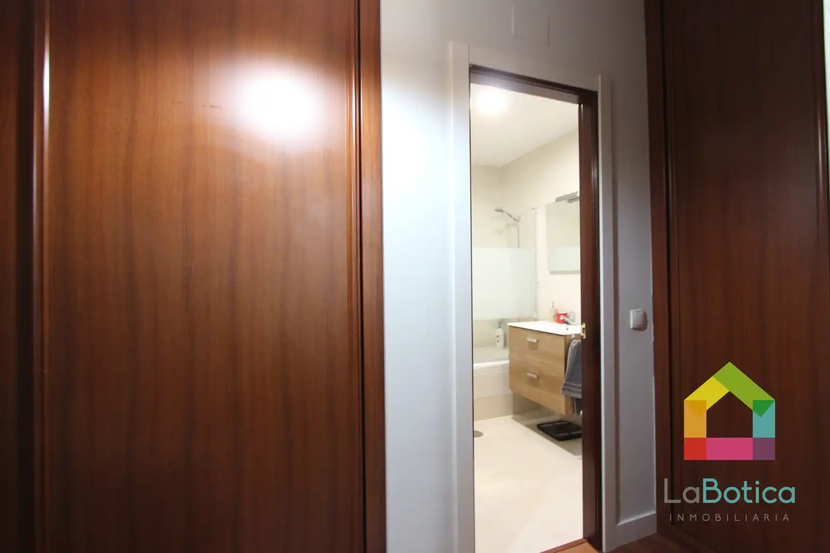 Baño de Casa adosada de alquiler en Nambroca con Calefacción, Piscina y Horno