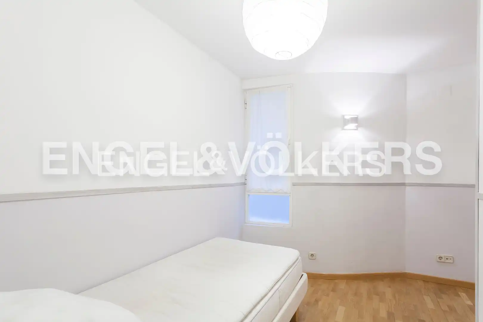 Bedroom of Flat for sale in Madrid  with Air Conditioner, Heating and Private garden