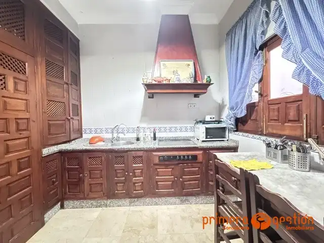 Cuina de Casa o xalet en venda en Carmona amb Aire condicionat i Calefacció