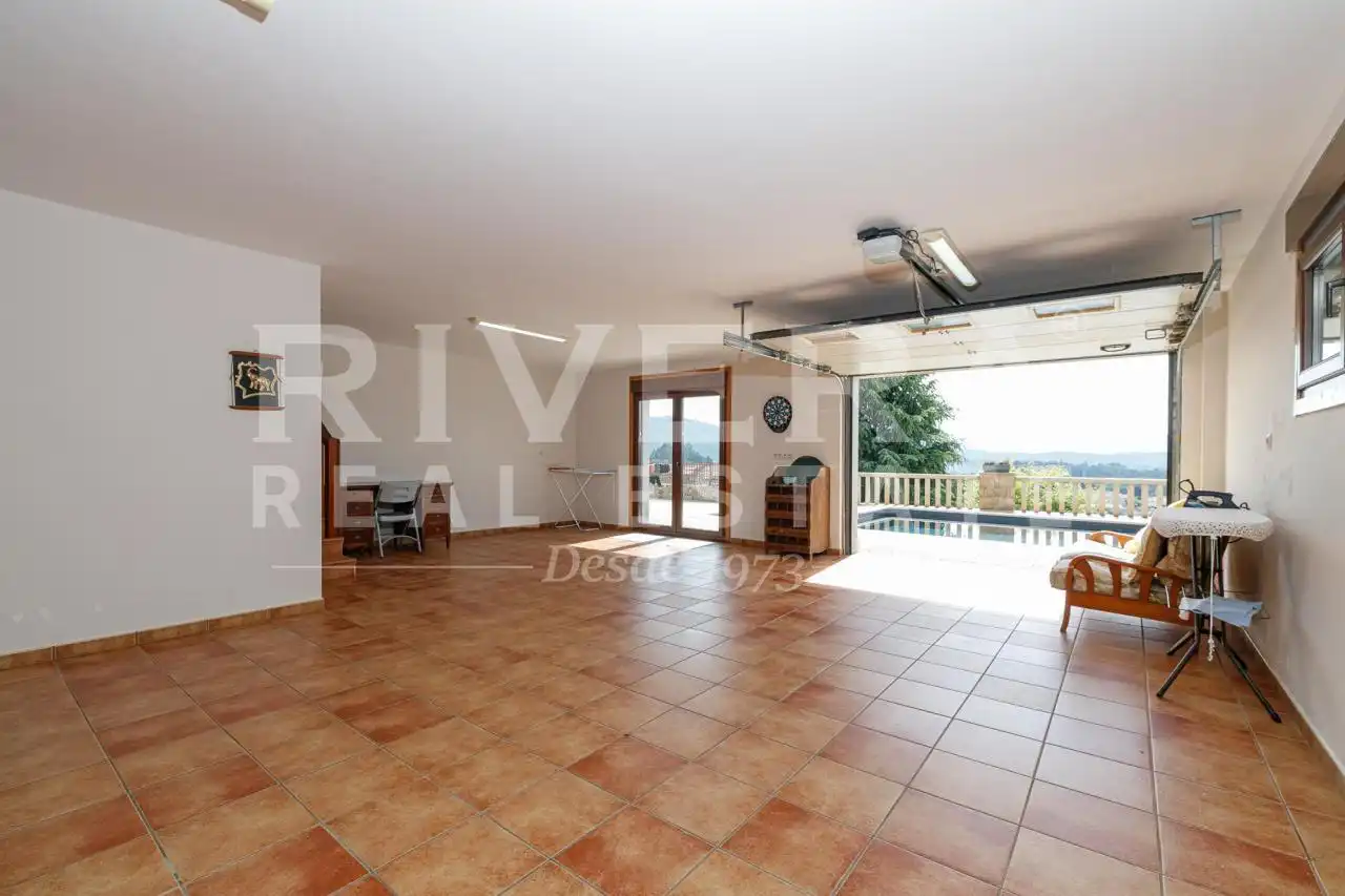 Sala de estar de Casa o chalet en venta en O Rosal   con Calefacción, Jardín privado y Terraza