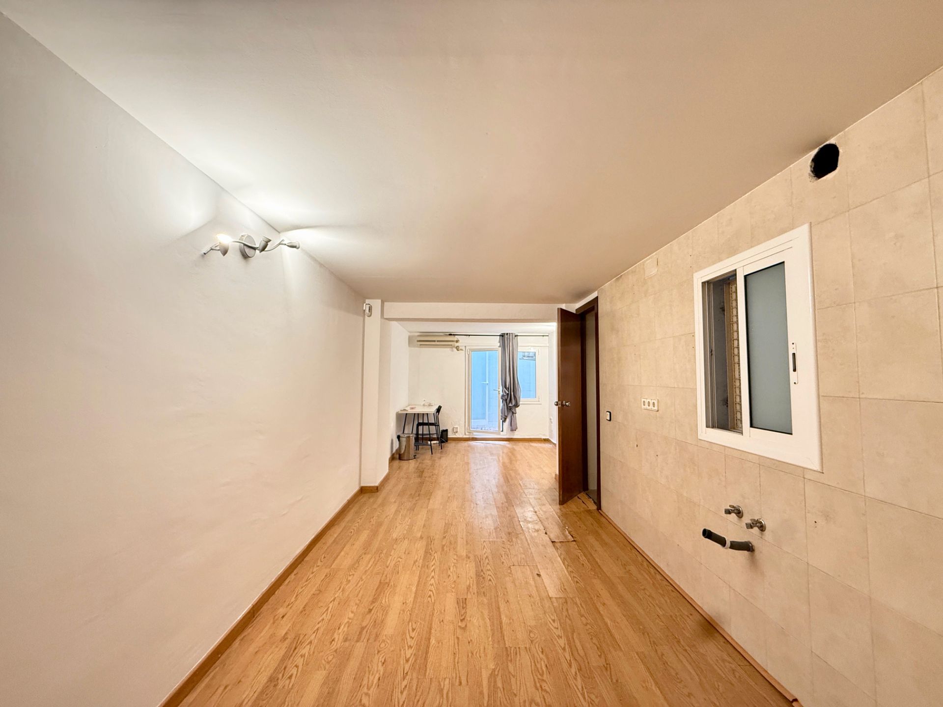 Premises for sale in  Barcelona Capital  with Air Conditioner and Parquet flooring