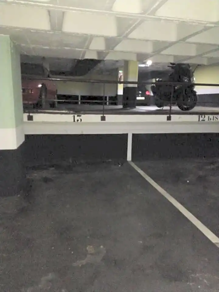 Parkplatz von Wohnung zur Miete in Madrid mit Klimaanlage, Heizung und Gemeinschaftspool
