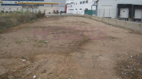 Solar industrial en muy próximo a Valencia, con una superficie de 583,41m2 con unos 13m de fachada y 45m de profundidad y con una