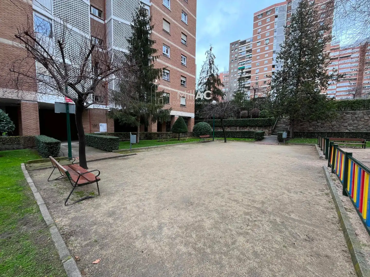 Parking de Piso en venta en Madrid con Calefacción, Terraza y Piscina