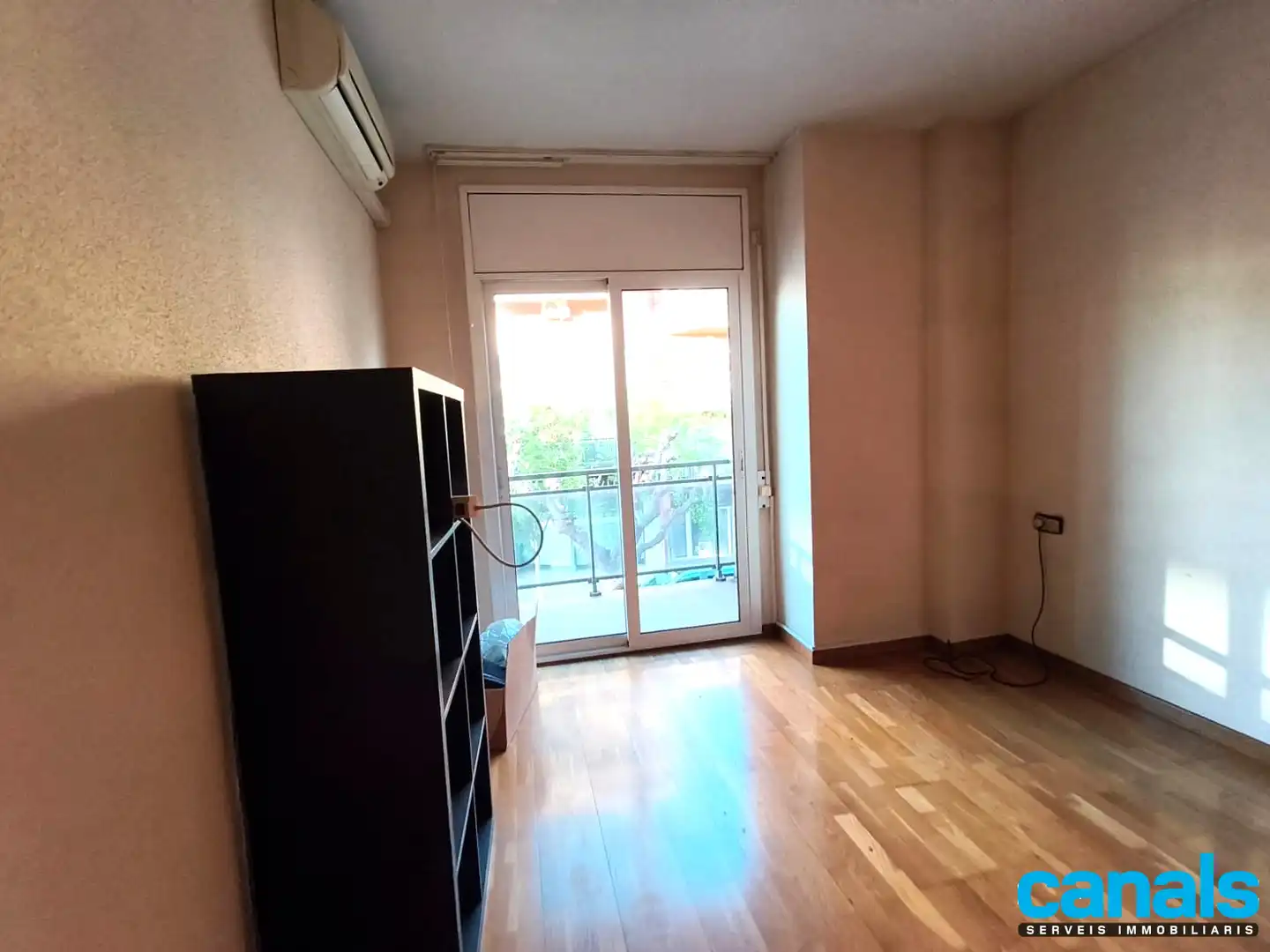 Habitación de Piso en venta en Cerdanyola del Vallès con Aire acondicionado, Calefacción y Parquet