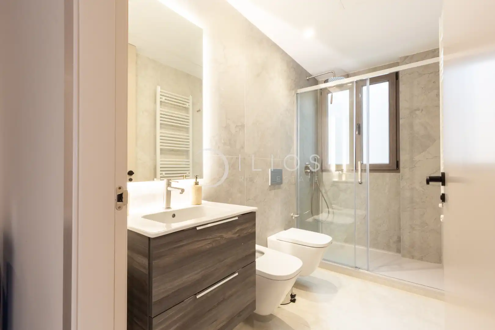 Baño de Piso en venta en Valencia con Aire acondicionado, Calefacción y Terraza