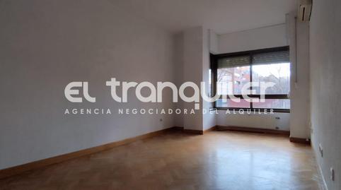 Foto 3 de Pis de lloguer a Calle Viñegra, Los Cármenes,  Madrid Capital