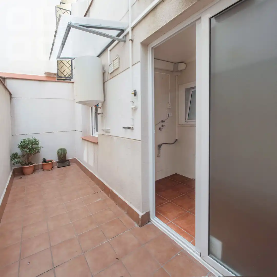 Piso en venta en L'Hospitalet de Llobregat con Parquet, Terraza y Balcón