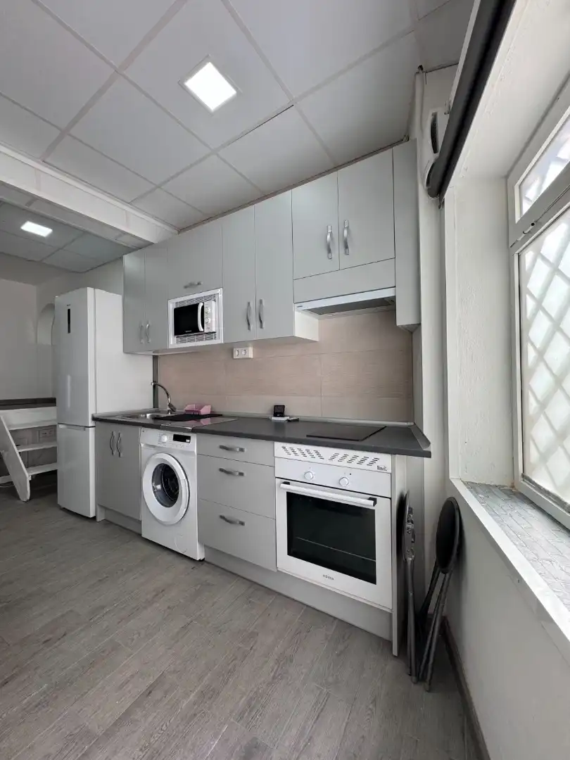 Cocina de Apartamento de alquiler en Cáceres con Terraza, Amueblado y Horno