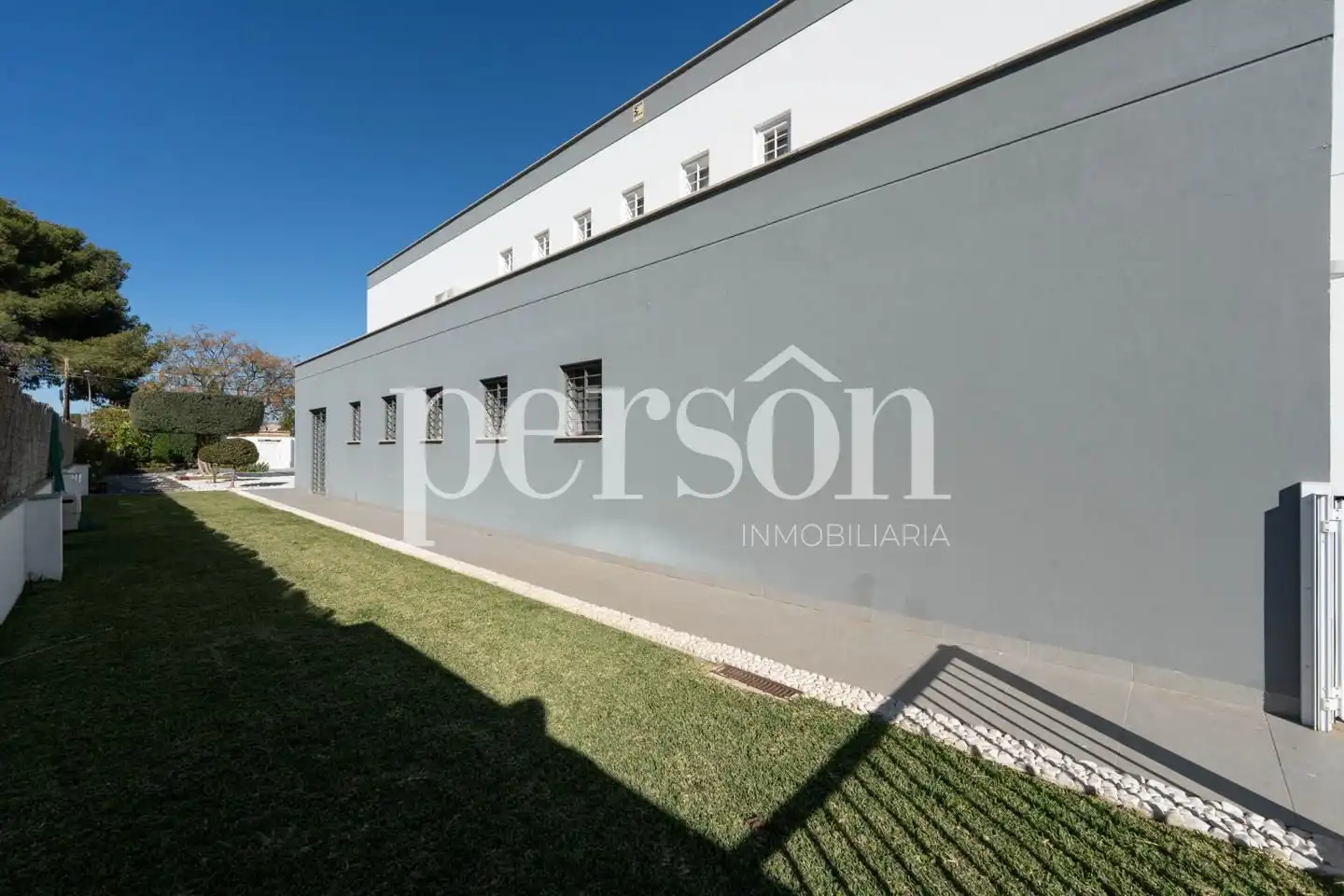 Vista exterior de Casa o chalet en venta en La Pobla de Vallbona con Aire acondicionado, Calefacción y Jardín privado