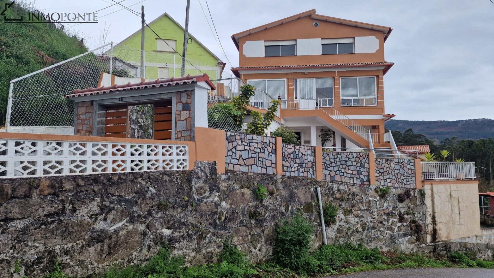 Vista exterior de Casa o xalet en venda en Moaña amb Jardí privat
