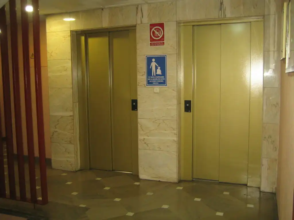 Apartament amb ascensor de lloguer a Camino de Ronda 122, imagen 21