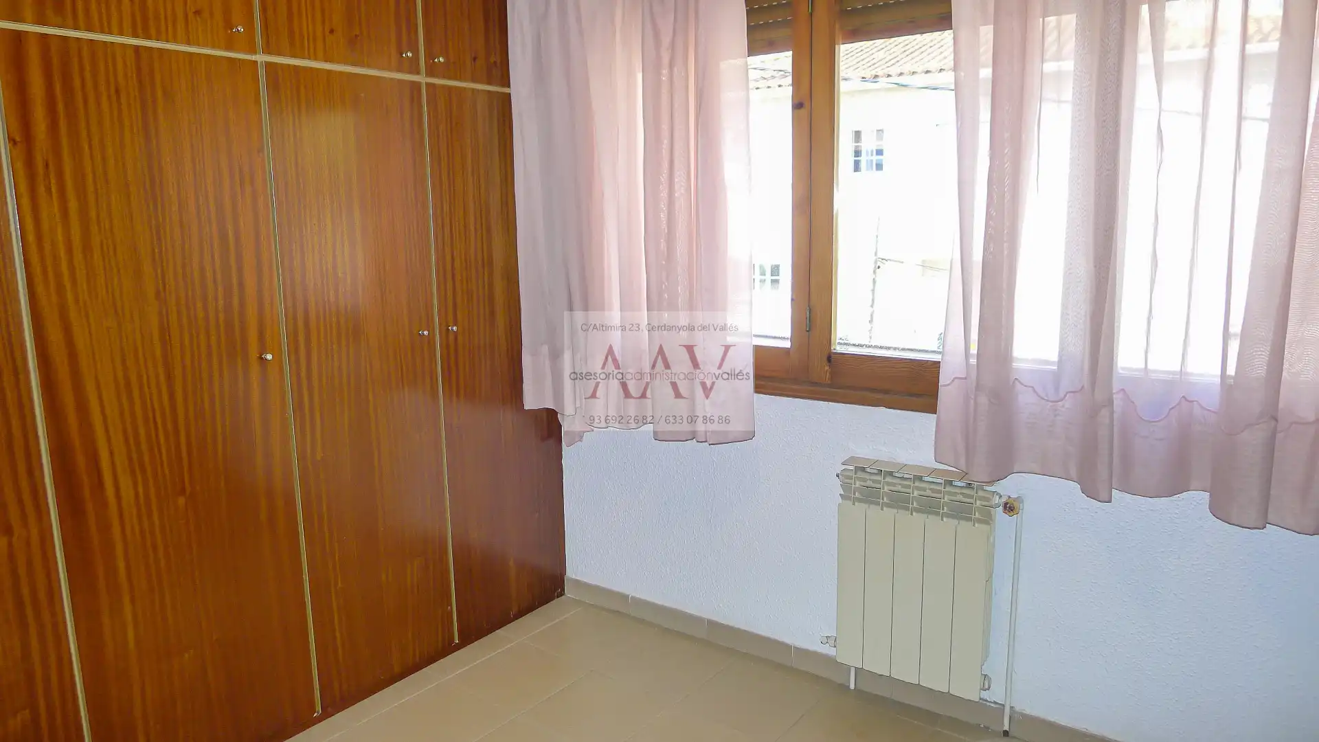 Habitación de Casa o chalet en venta en Cerdanyola del Vallès con Calefacción, Jardín privado y Terraza