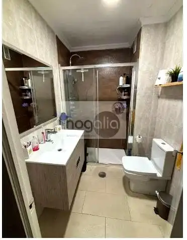 Bathroom of Flat for rent in Sevilla  with Air Conditioner, Terrace and Furnished
