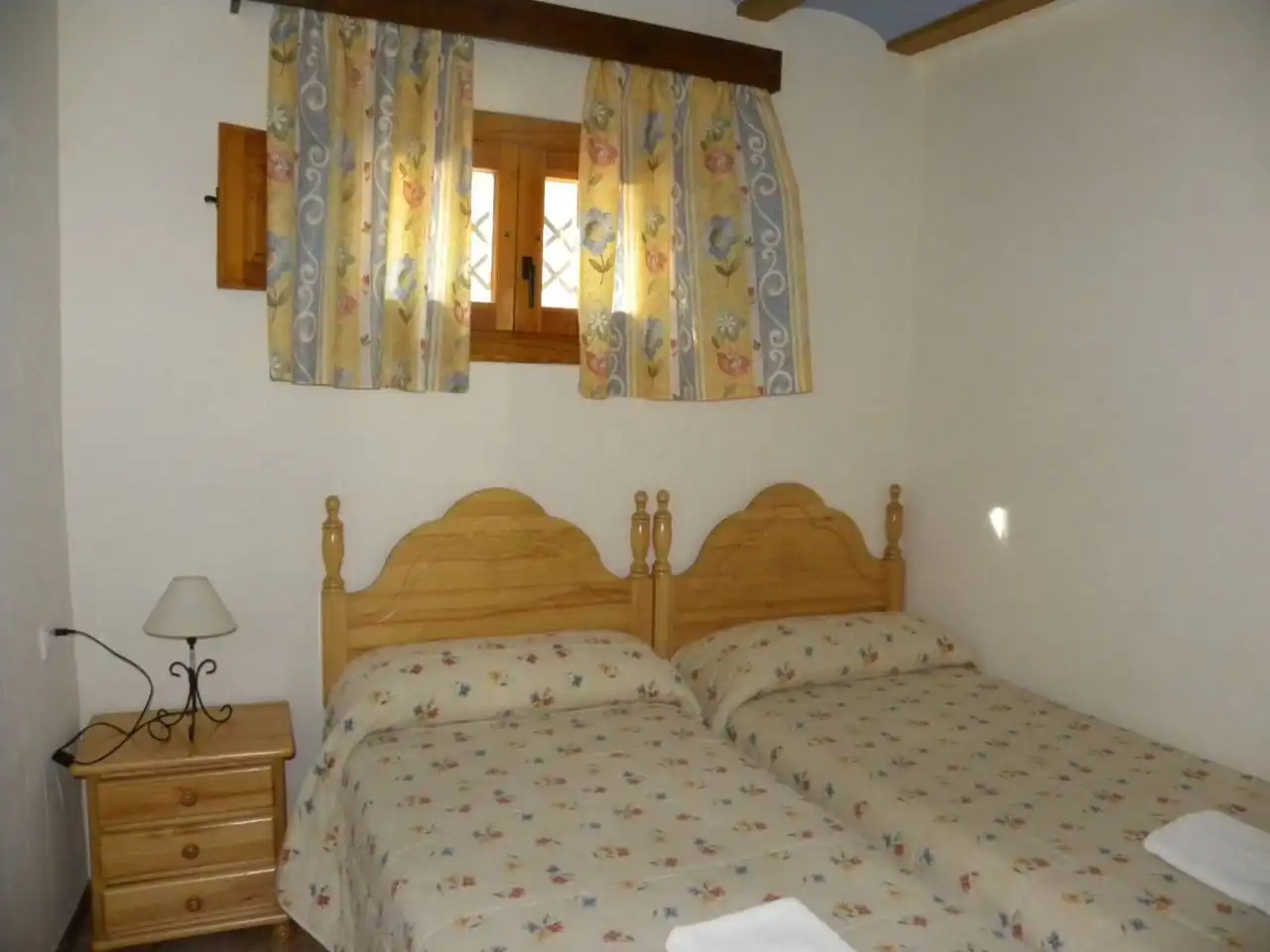 Dormitori de Finca rústica en venda en Moratalla amb Aire condicionat, Calefacció i Jardí privat