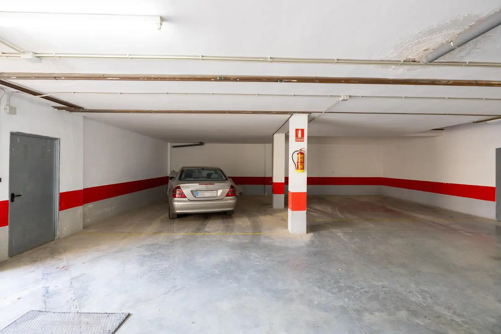 Parking of Houses for sale in Granada  with Heating, Private garden and Terrace