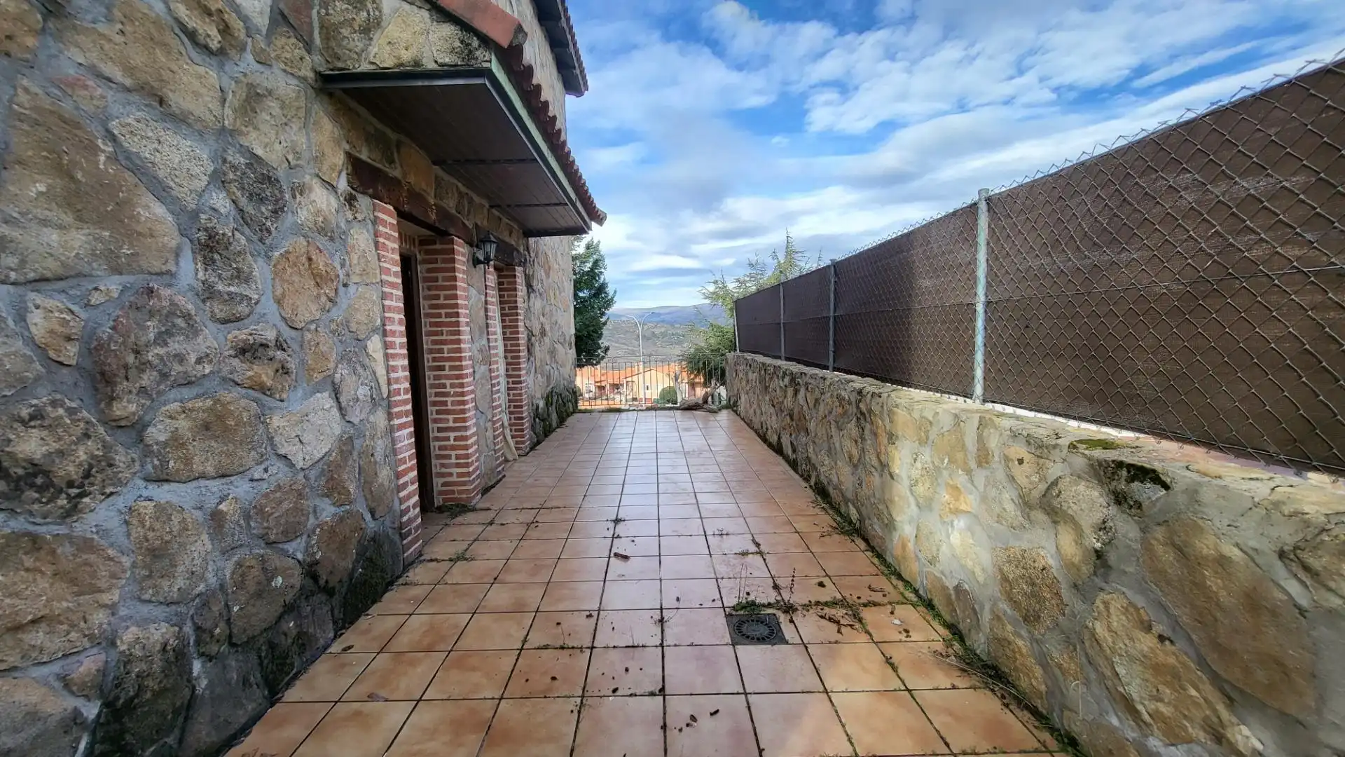 Terrassa de Casa o xalet en venda en Villanueva de Ávila amb Jardí privat, Terrassa i Traster