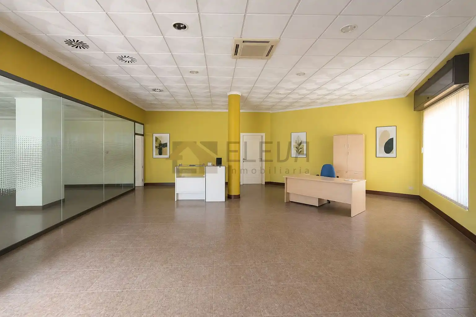Local comercial de lloguer a La Roda