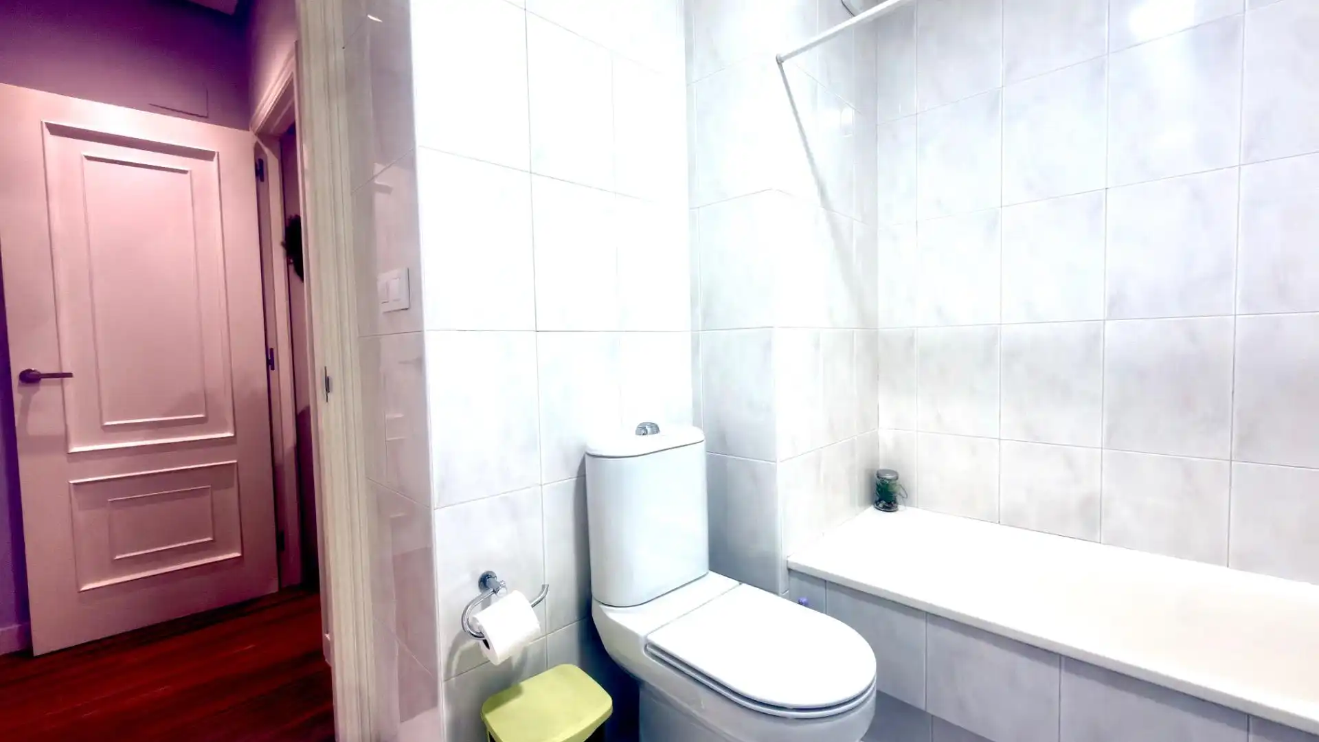 Bathroom of Flat for sale in Ourense Capital   with Heating, Parquet flooring and Furnished
