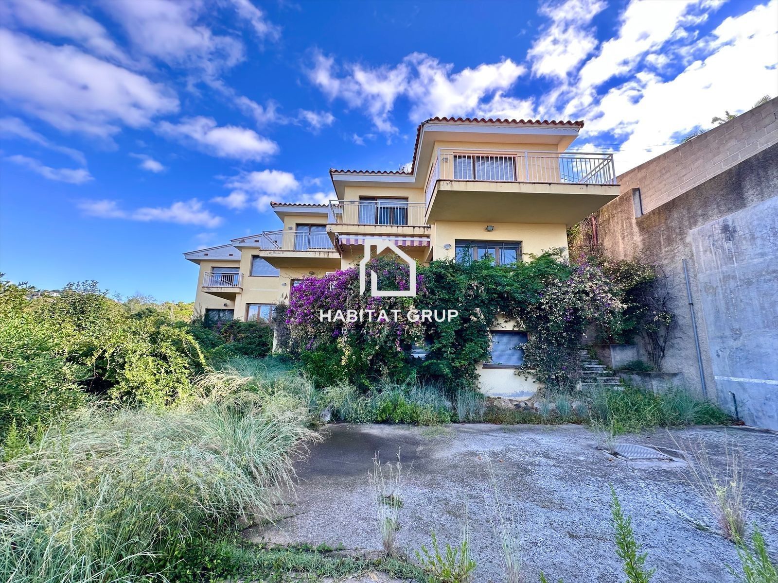 Vista exterior de Casa o xalet en venda en Lloret de Mar amb Calefacció, Jardí privat i Traster