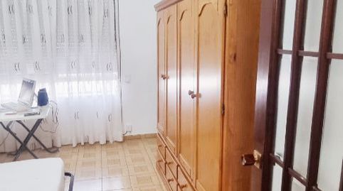 Edificio de tres pisos, imagen 4