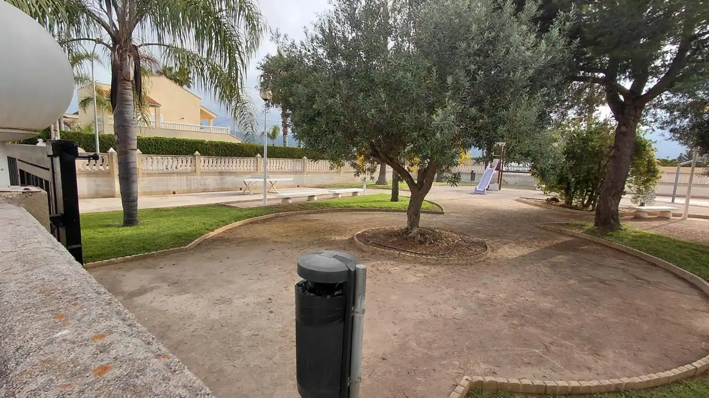 Parking de Casa o chalet en venta en Tavernes de la Valldigna con Calefacción, Terraza y Amueblado
