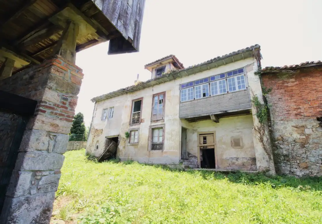 Außenansicht von Country house zum Verkauf in Castrillón mit Privatgarten und Balkon