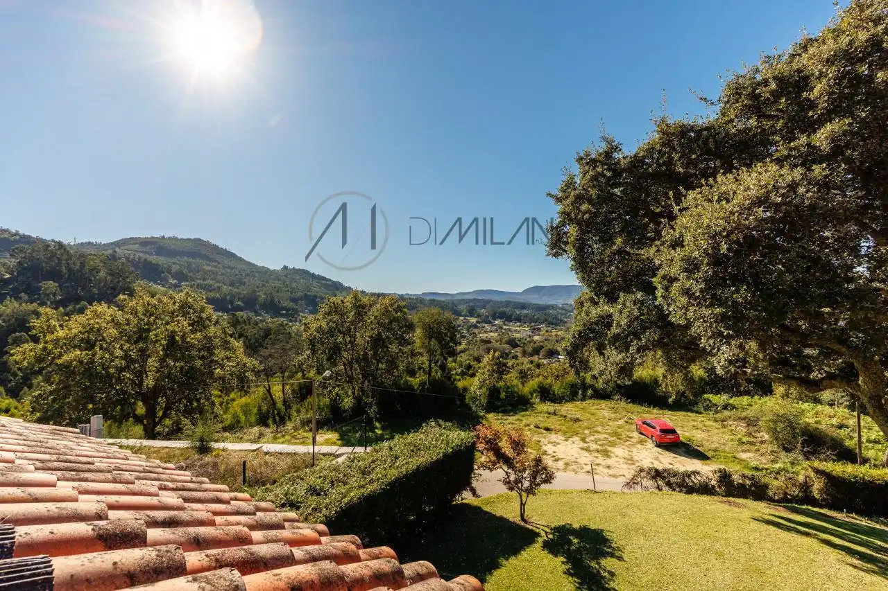 Vista exterior de Casa o xalet en venda en Nigrán amb Calefacció, Jardí privat i Terrassa
