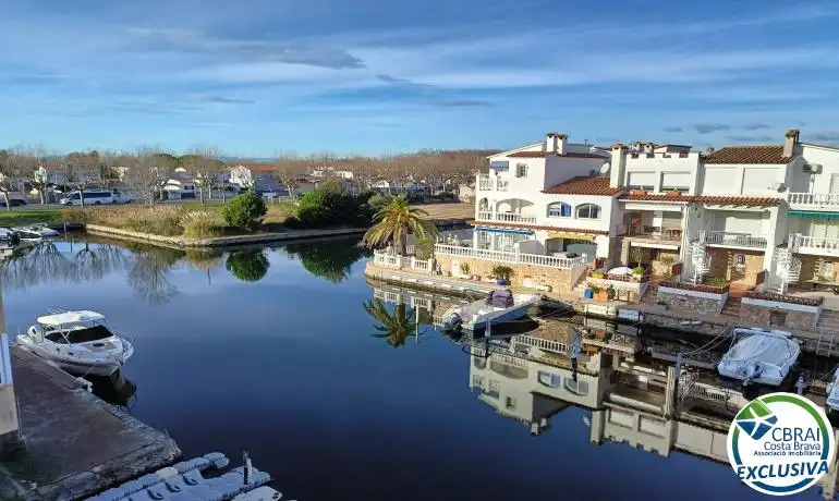 Vista exterior de Apartamento en venta en Empuriabrava con Aire acondicionado, Calefacción y Terraza