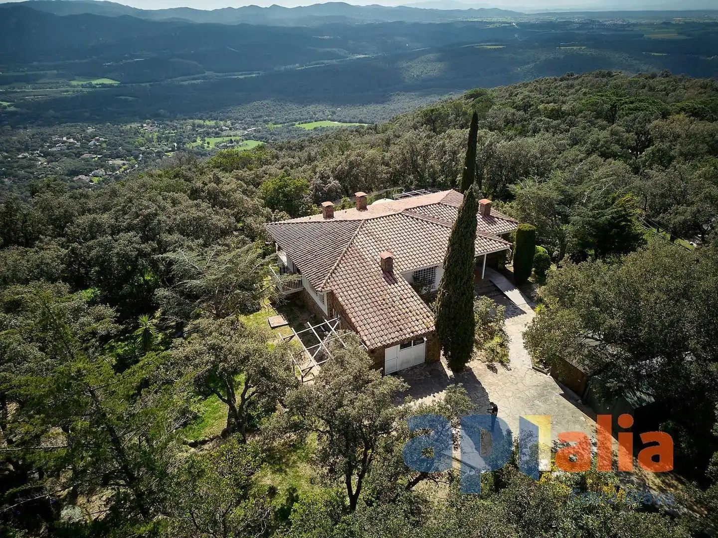 Xalet amb piscina en venda a Calle de les Roques Altes