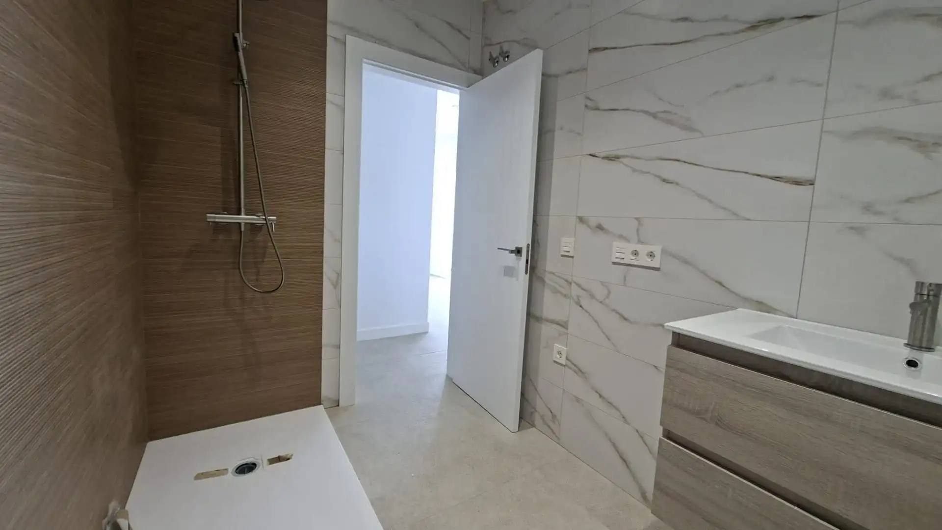 Bathroom of Houses for sale in Chiclana de la Frontera  with Private garden, Terrace and Swimming Pool