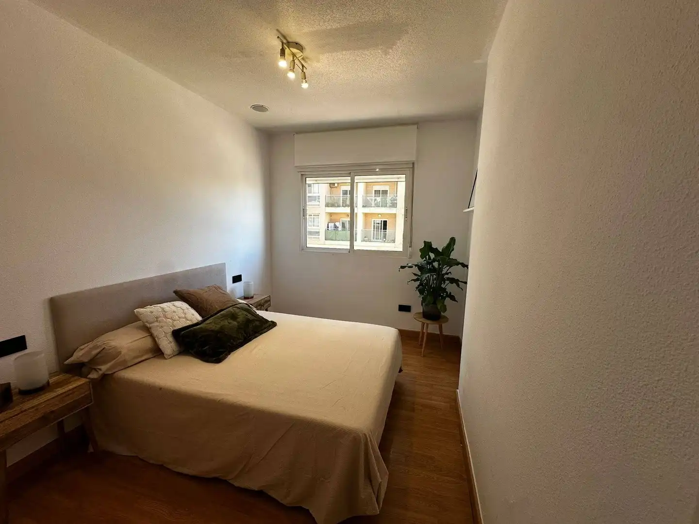 Habitación de Apartamento en venta en Murcia con Aire acondicionado, Trastero y Amueblado
