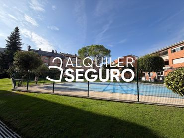 Flat with pool to rent in Peñote