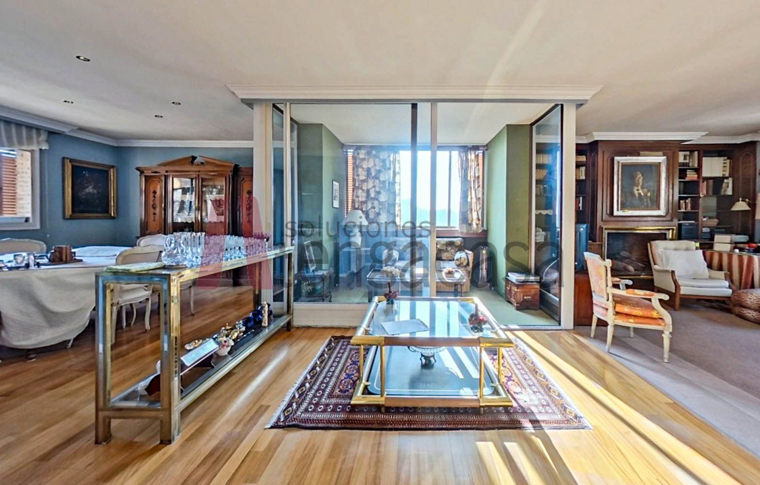 Sala d'estar de Pis en venda en  Madrid Capital amb Calefacció, Terrassa i Moblat