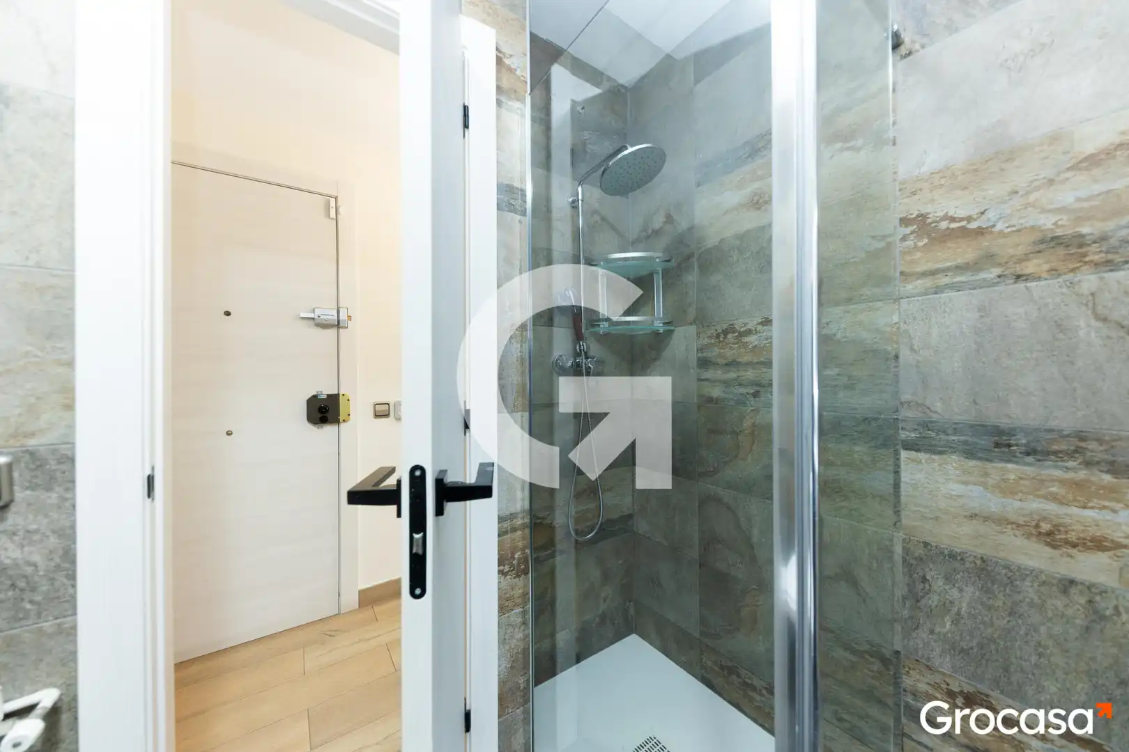 Baño de Dúplex en venta en L'Hospitalet de Llobregat con Aire acondicionado, Calefacción y Terraza